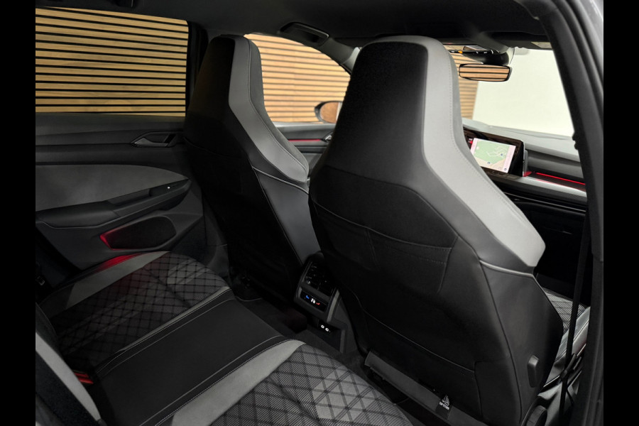 Volkswagen Golf 1.5 eTSI R-Line | IQ LED | Licht + Zicht | Discover Media | Camera | Comfort Pakket | CarPlay | DAB+ |