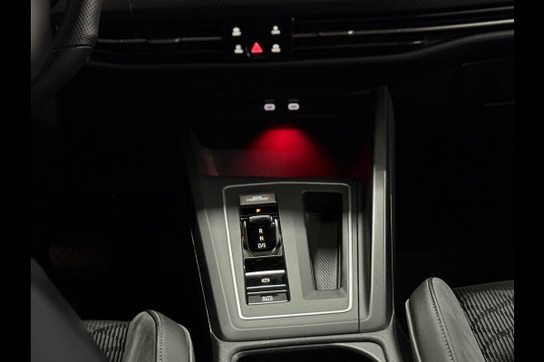 Volkswagen Golf 1.5 eTSI R-Line | IQ LED | Licht + Zicht | Discover Media | Camera | Comfort Pakket | CarPlay | DAB+ |