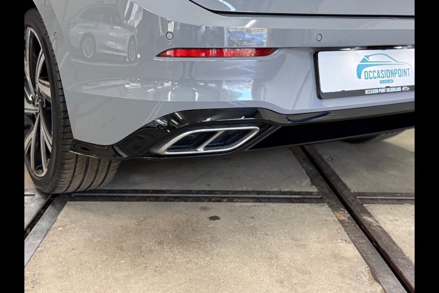 Volkswagen Golf 1.5 eTSI R-Line | IQ LED | Licht + Zicht | Discover Media | Camera | Comfort Pakket | CarPlay | DAB+ |