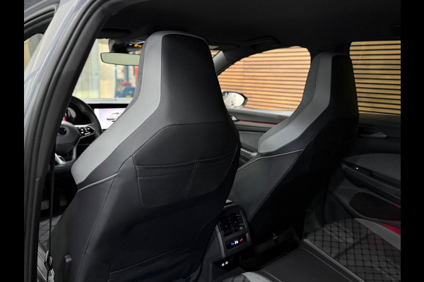 Volkswagen Golf 1.5 eTSI R-Line | IQ LED | Licht + Zicht | Discover Media | Camera | Comfort Pakket | CarPlay | DAB+ |