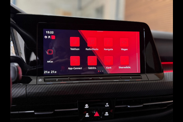 Volkswagen Golf 1.5 eTSI R-Line | IQ LED | Licht + Zicht | Discover Media | Camera | Comfort Pakket | CarPlay | DAB+ |