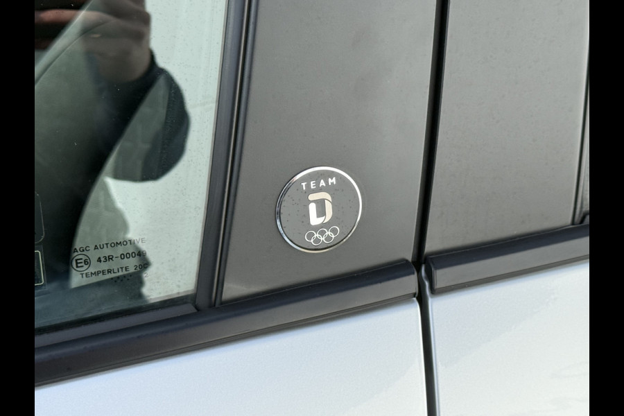 Toyota Corolla Touring Sports 2.0 Hybrid Team D | Trekhaak | CarPlay | ACC | Camera | LED | 17 inch