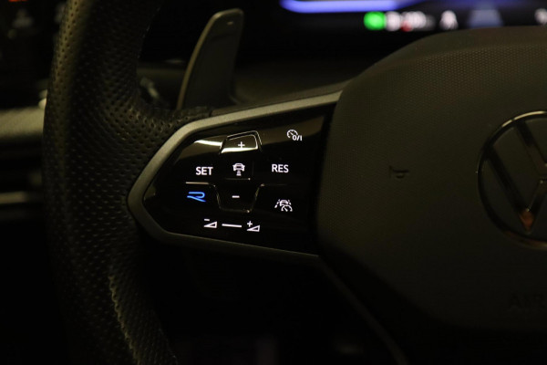 Volkswagen Golf 2.0 TSI R 4Motion PERFORMANCE /AKRA/PANO/HUD/IQ-LIGHT/H-K/BOMVOL