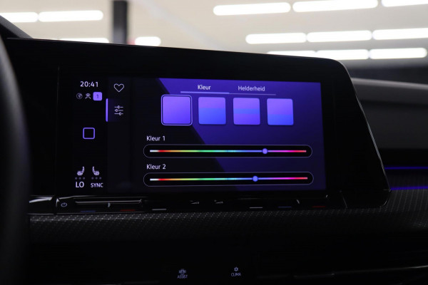 Volkswagen Golf 2.0 TSI R 4Motion PERFORMANCE /AKRA/PANO/HUD/IQ-LIGHT/H-K/BOMVOL