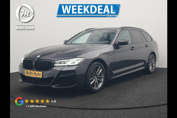 BMW 5 Serie Touring 520e M Sport Plug In Hybrid 204pk Dealer O.H PHEV | Trekhaak af Fabriek | Adaptive Cruise | Alcantara Sportstoelen Verwarmd | Camera | Navi Pro | Sfeerverlichting | Apple Carplay |