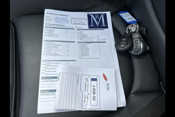 MINI Clubman 1.5 Cooper Richmond Park Edition VAN € 26.900,- VOOR € 23.877,- UW LENTEVOORDEEL € 3.023,-! | PANORAMA DAK | CAMERA| STOELVERW. | LEER| KEYLESS| ORIGINEEL NL AUTO  RIJKLAARPRIJS INCL. 12 MND BOVAG GARANTIE