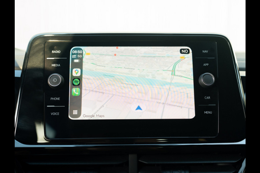 Volkswagen T-Roc 1.5 TSI R-Line Business | Panodak | 19'' | IQ Light | Trekhaak afnb. | Side Assist | Elk. A-klep | Prijs Rijklaar!!