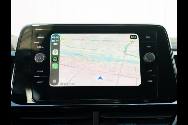 Volkswagen T-Roc 1.5 TSI R-Line Business | Panodak | 19'' | IQ Light | Trekhaak afnb. | Side Assist | Elk. A-klep | Prijs Rijklaar!!