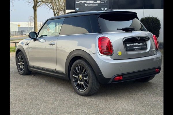 MINI Cooper SE Classic Head-Up Harman/Kardon Panoramadak Leder Sportstoel Neem contact op en we maken een afspraak!
