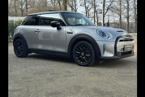 MINI Cooper SE Classic Head-Up Harman/Kardon Panoramadak Leder Sportstoel Neem contact op en we maken een afspraak!