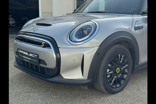 MINI Cooper SE Classic Head-Up Harman/Kardon Panoramadak Leder Sportstoel Neem contact op en we maken een afspraak!