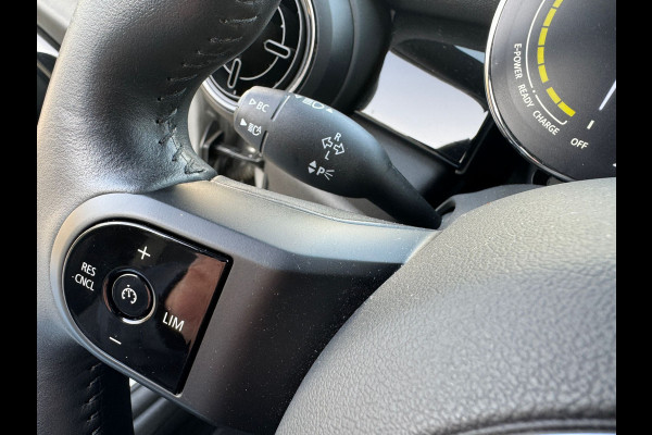 MINI Cooper SE Classic Head-Up Harman/Kardon Panoramadak Leder Sportstoel Neem contact op en we maken een afspraak!