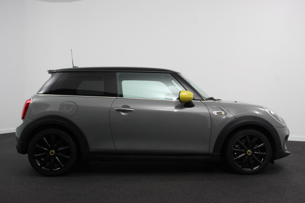 MINI Cooper Electric Charged 33 kWh | Leder | Climate Control | Cruise Control | Navigatie | Camera | Head up | Harman Kardon