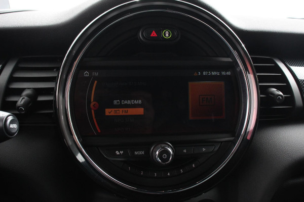 MINI Cooper Electric Charged 33 kWh | Leder | Climate Control | Cruise Control | Navigatie | Camera | Head up | Harman Kardon