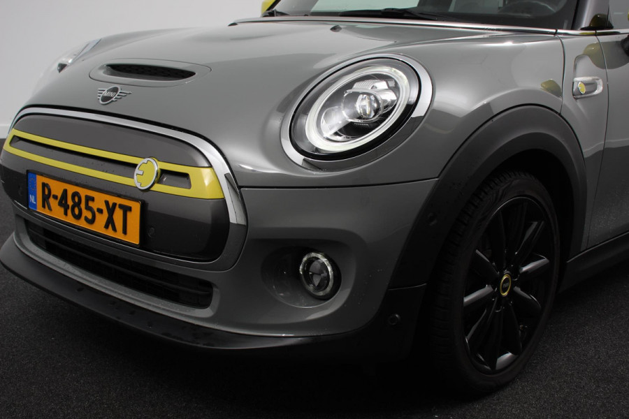 MINI Cooper Electric Charged 33 kWh | Leder | Climate Control | Cruise Control | Navigatie | Camera | Head up | Harman Kardon