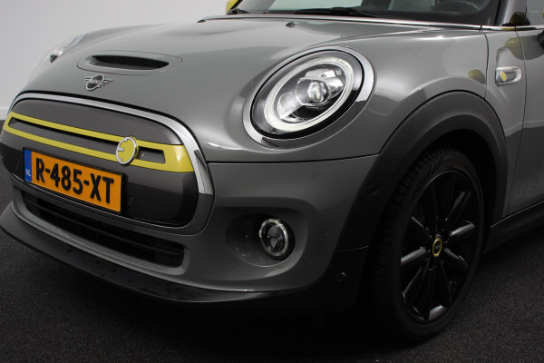 MINI Cooper Electric Charged 33 kWh | Leder | Climate Control | Cruise Control | Navigatie | Camera | Head up | Harman Kardon