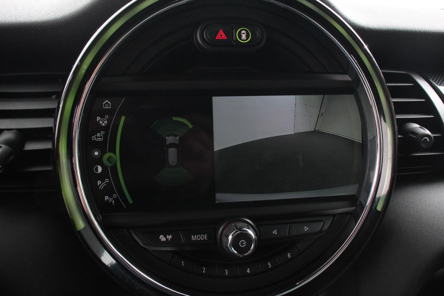 MINI Cooper Electric Charged 33 kWh | Leder | Climate Control | Cruise Control | Navigatie | Camera | Head up | Harman Kardon