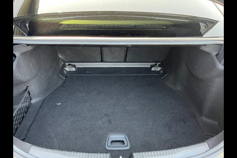 Mercedes-Benz C-Klasse 180 AMG Line night pakket panoramadak  vol vol