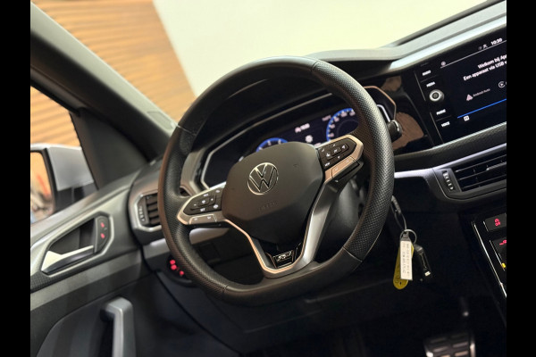 Volkswagen T-Cross 1.0 TSI R-Line Binnen/ Buiten | 110PK | Virtual | BEATS | Full LED | Camera | Discover Pro | Clima | Ambient
