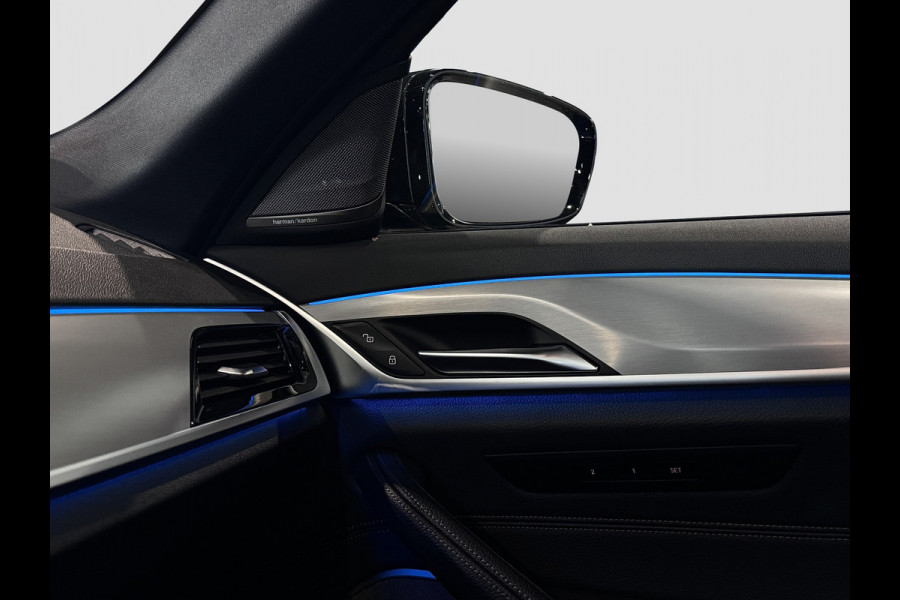 BMW 5 Serie Touring 530e xDrive | M-Sport | Pano | Trekhaak | Laser | Harman Kardon | Memory | Driving Ass. Pro | HUD | Keyless