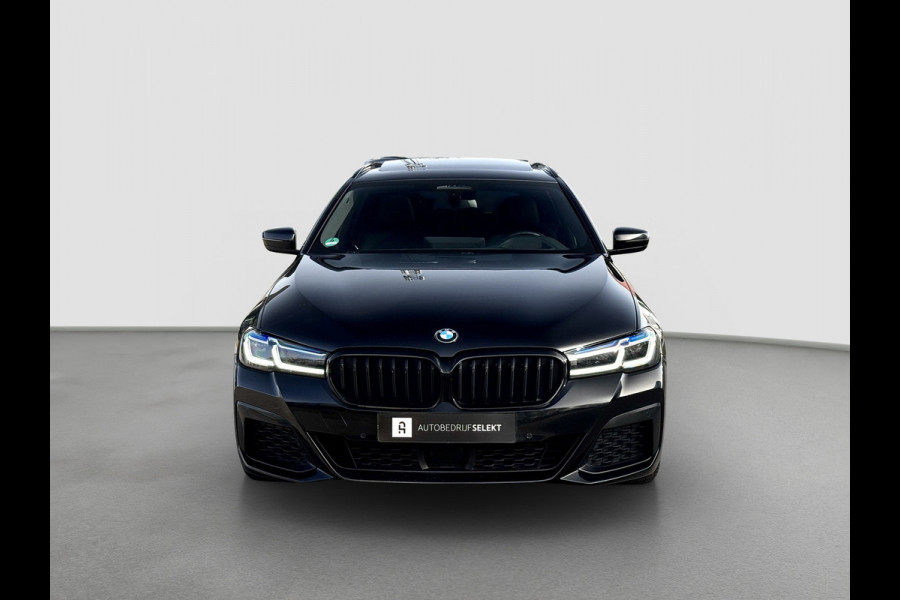 BMW 5 Serie Touring 530e xDrive | M-Sport | Pano | Trekhaak | Laser | Harman Kardon | Memory | Driving Ass. Pro | HUD | Keyless