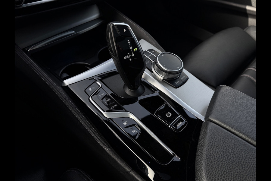 BMW 5 Serie Touring 530e xDrive | M-Sport | Pano | Trekhaak | Laser | Harman Kardon | Memory | Driving Ass. Pro | HUD | Keyless