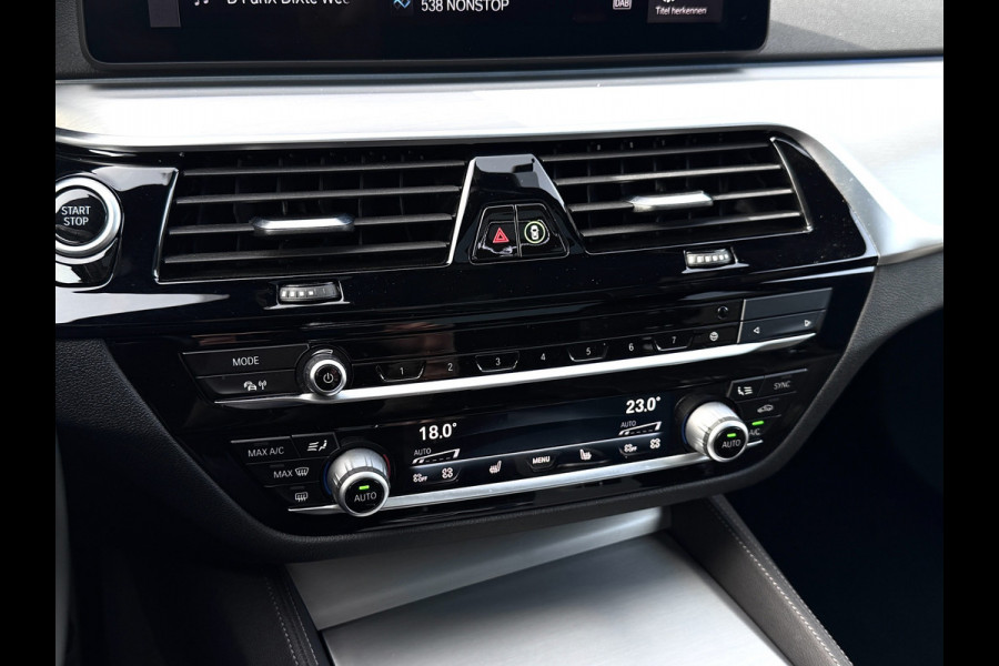 BMW 5 Serie Touring 530e xDrive | M-Sport | Pano | Trekhaak | Laser | Harman Kardon | Memory | Driving Ass. Pro | HUD | Keyless