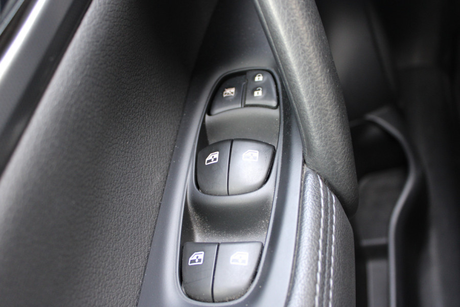 Nissan QASHQAI 1.3 DIG-T N-Connecta | Trekhaak | Panoramadak | Navigatie | 360 camera | Origin NL