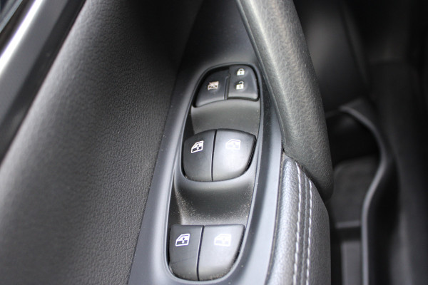 Nissan QASHQAI 1.3 DIG-T N-Connecta | Trekhaak | Panoramadak | Navigatie | 360 camera | Origin NL