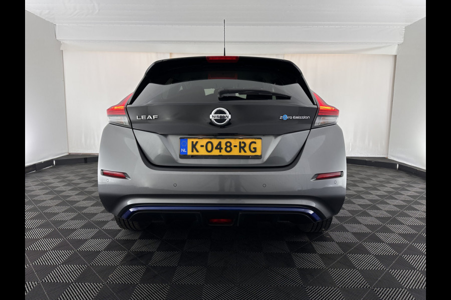 Nissan Leaf N-Connecta 40 kWh {SOH-90%} Aut. *HEATPUMP | ADAPTIVE-CRUISE | NAVI-FULLMAP | TOPVIEW | KEYLESS | BLINDSPOT |  DIGI-COCKPIT | HEATED-COMFORTSEATS | DAB | PRIVACYGLASS | ECC | PDC | CARPLAY | 17"ALU*