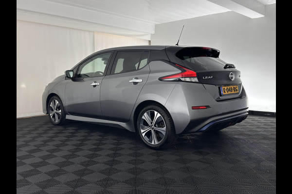 Nissan Leaf N-Connecta 40 kWh {SOH-90%} Aut. *HEATPUMP | ADAPTIVE-CRUISE | NAVI-FULLMAP | TOPVIEW | KEYLESS | BLINDSPOT |  DIGI-COCKPIT | HEATED-COMFORTSEATS | DAB | PRIVACYGLASS | ECC | PDC | CARPLAY | 17"ALU*