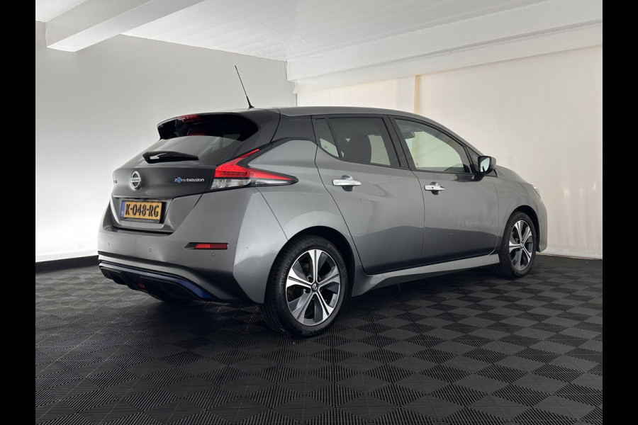 Nissan Leaf N-Connecta 40 kWh {SOH-90%} Aut. *HEATPUMP | ADAPTIVE-CRUISE | NAVI-FULLMAP | TOPVIEW | KEYLESS | BLINDSPOT |  DIGI-COCKPIT | HEATED-COMFORTSEATS | DAB | PRIVACYGLASS | ECC | PDC | CARPLAY | 17"ALU*