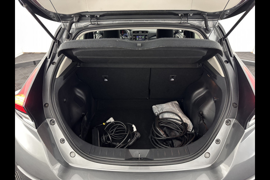 Nissan Leaf N-Connecta 40 kWh {SOH-90%} Aut. *HEATPUMP | ADAPTIVE-CRUISE | NAVI-FULLMAP | TOPVIEW | KEYLESS | BLINDSPOT |  DIGI-COCKPIT | HEATED-COMFORTSEATS | DAB | PRIVACYGLASS | ECC | PDC | CARPLAY | 17"ALU*