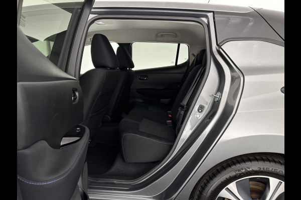 Nissan Leaf N-Connecta 40 kWh {SOH-90%} Aut. *HEATPUMP | ADAPTIVE-CRUISE | NAVI-FULLMAP | TOPVIEW | KEYLESS | BLINDSPOT |  DIGI-COCKPIT | HEATED-COMFORTSEATS | DAB | PRIVACYGLASS | ECC | PDC | CARPLAY | 17"ALU*