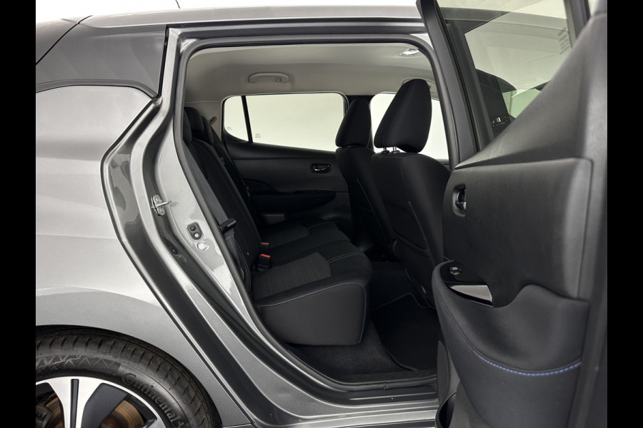 Nissan Leaf N-Connecta 40 kWh {SOH-90%} Aut. *HEATPUMP | ADAPTIVE-CRUISE | NAVI-FULLMAP | TOPVIEW | KEYLESS | BLINDSPOT |  DIGI-COCKPIT | HEATED-COMFORTSEATS | DAB | PRIVACYGLASS | ECC | PDC | CARPLAY | 17"ALU*