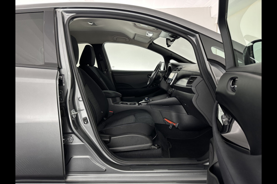 Nissan Leaf N-Connecta 40 kWh {SOH-90%} Aut. *HEATPUMP | ADAPTIVE-CRUISE | NAVI-FULLMAP | TOPVIEW | KEYLESS | BLINDSPOT |  DIGI-COCKPIT | HEATED-COMFORTSEATS | DAB | PRIVACYGLASS | ECC | PDC | CARPLAY | 17"ALU*