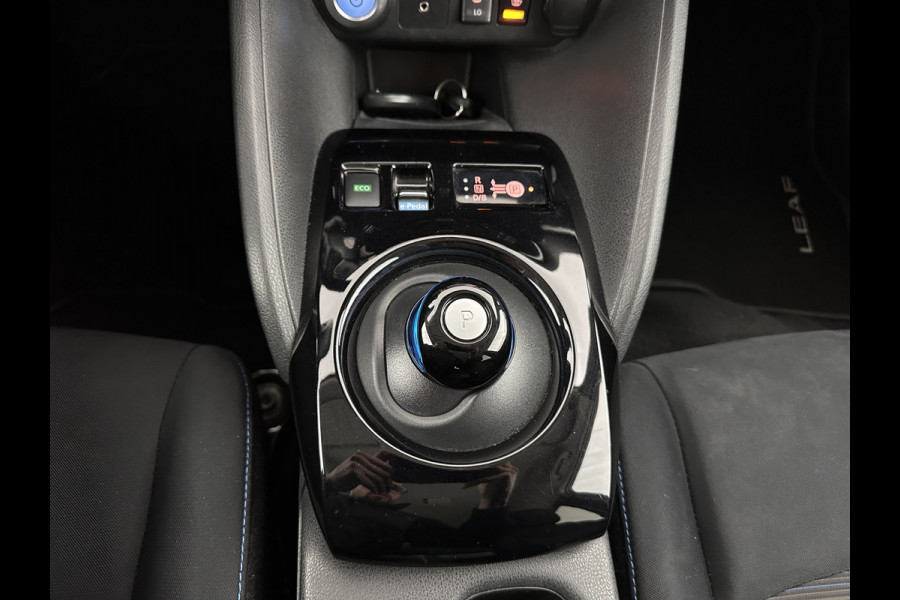 Nissan Leaf N-Connecta 40 kWh {SOH-90%} Aut. *HEATPUMP | ADAPTIVE-CRUISE | NAVI-FULLMAP | TOPVIEW | KEYLESS | BLINDSPOT |  DIGI-COCKPIT | HEATED-COMFORTSEATS | DAB | PRIVACYGLASS | ECC | PDC | CARPLAY | 17"ALU*