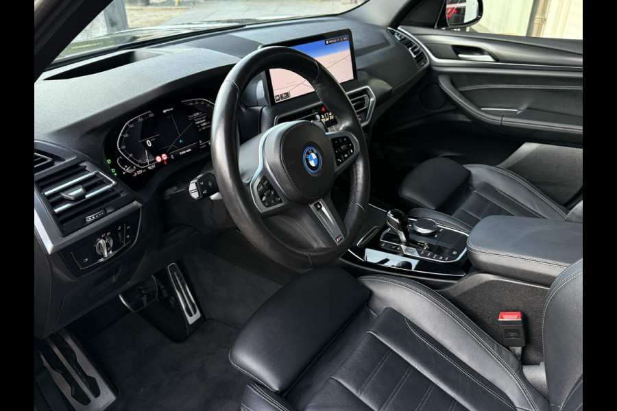 BMW X3 xDrive30e M SPORT | PANORAMA | TREKHAAK | HEAD UP | 21" LM VELGEN | SIDE ASSIST |