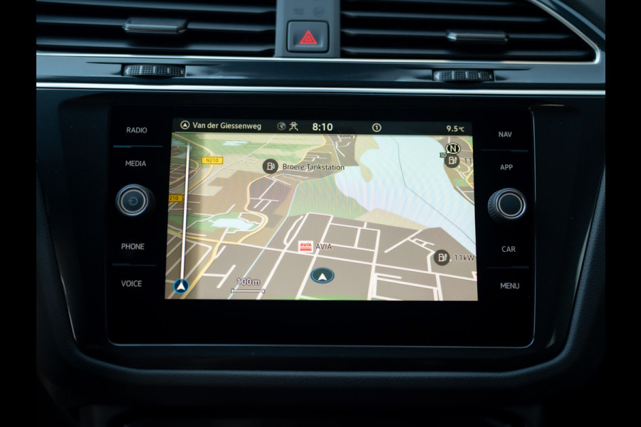 Volkswagen Tiguan 1.5 TSI R-Line Business+ | Keyless | Camera | Elk-A-klep | IQ light | Prijs Rijklaar!!