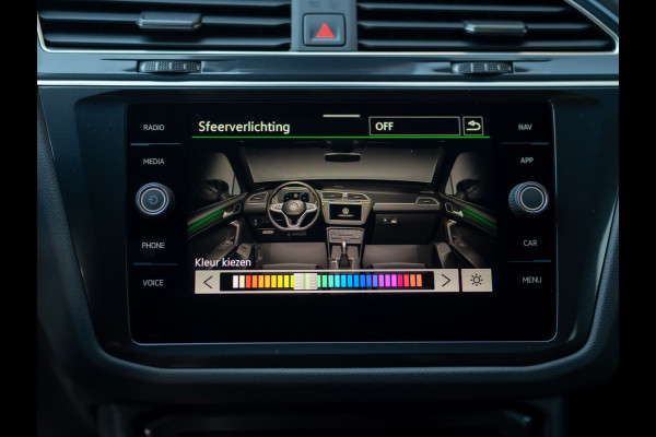 Volkswagen Tiguan 1.5 TSI R-Line Business+ | Keyless | Camera | Elk-A-klep | IQ light | Prijs Rijklaar!!