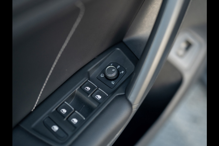 Volkswagen Tiguan 1.5 TSI R-Line Business+ | Keyless | Camera | Elk-A-klep | IQ light | Prijs Rijklaar!!