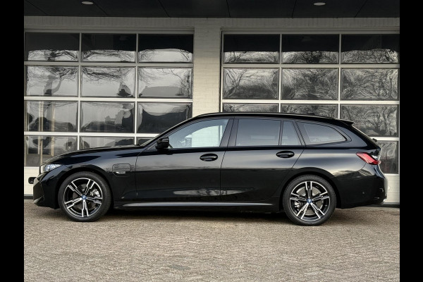 BMW 3 Serie Touring 330e M SPORT LCI | DRIVING PROFF. | TREKHAAK | CAMERA | LEDER |