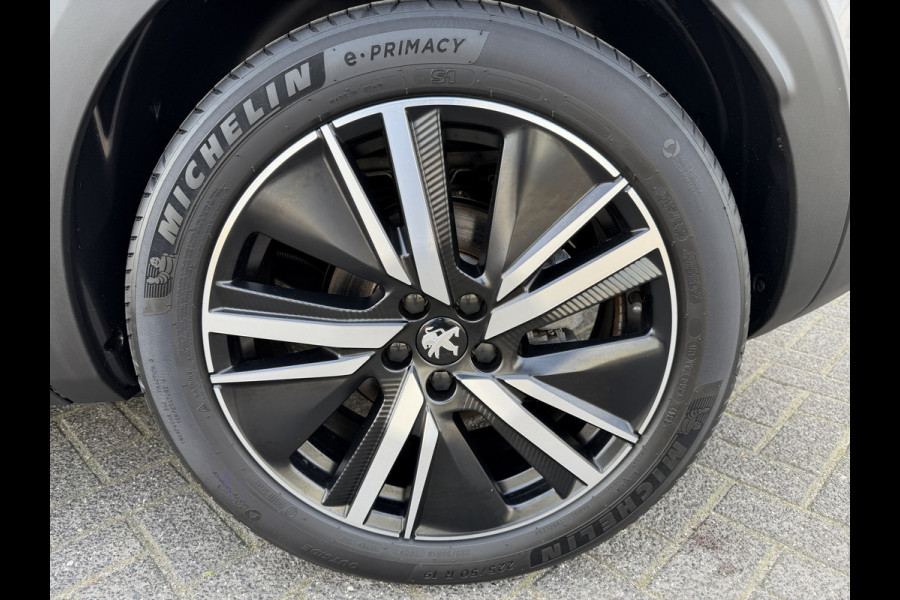 Peugeot 3008 225pk HYbrid Allure Pack (Camera - Keyless Entry - LED - 19"- Adaptieve Cruise Controle - Automatische Airco - Navigatie)