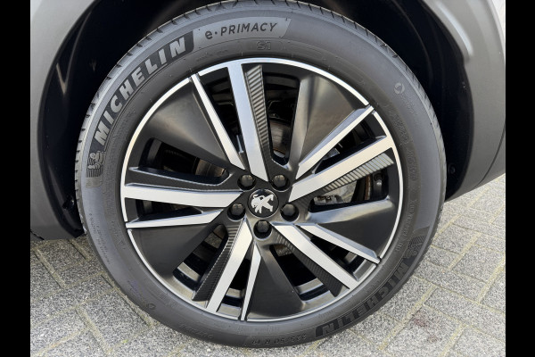 Peugeot 3008 225pk HYbrid Allure Pack (Camera - Keyless Entry - LED - 19"- Adaptieve Cruise Controle - Automatische Airco - Navigatie)