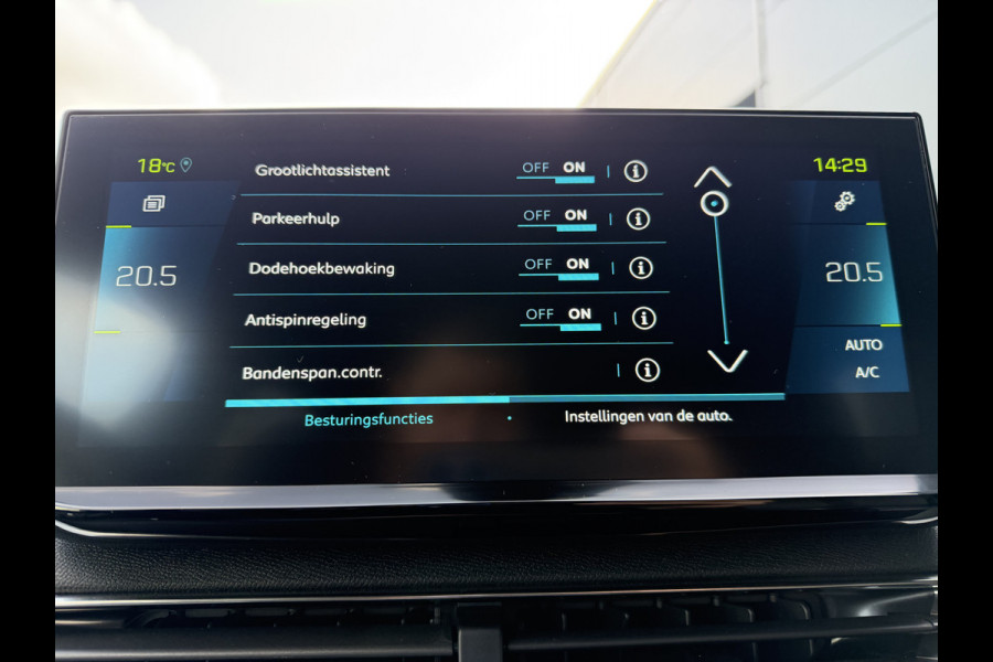 Peugeot 3008 225pk HYbrid Allure Pack (Camera - Keyless Entry - LED - 19"- Adaptieve Cruise Controle - Automatische Airco - Navigatie)