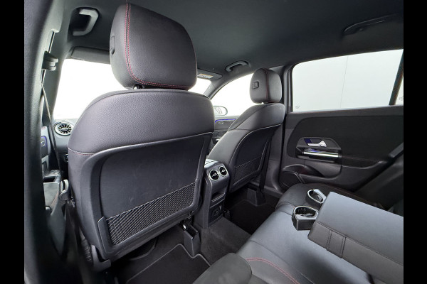 Mercedes-Benz GLA 180 AMG line | Night Sfeer Camera