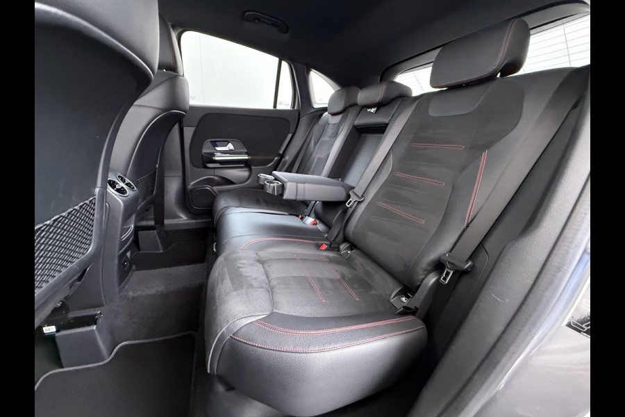 Mercedes-Benz GLA 180 AMG line | Night Sfeer Camera