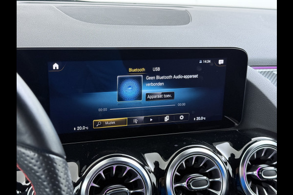 Mercedes-Benz GLA 180 AMG line | Night Sfeer Camera