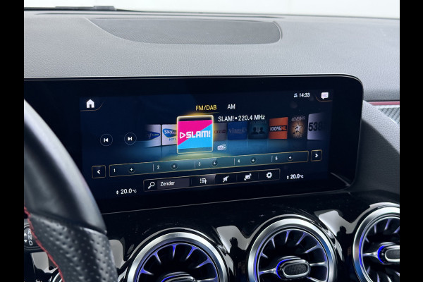 Mercedes-Benz GLA 180 AMG line | Night Sfeer Camera