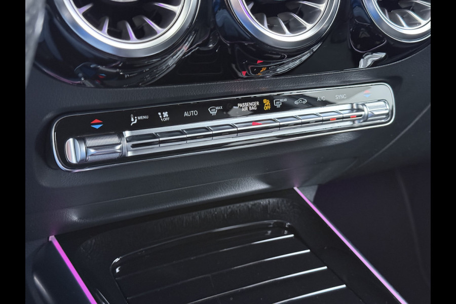 Mercedes-Benz GLA 180 AMG line | Night Sfeer Camera